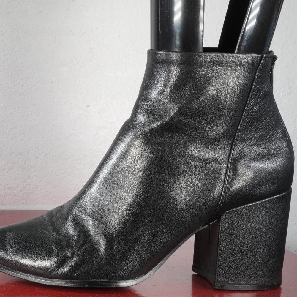 Women's Steve Madden Black Leather Ankle High Chunky Heel Fashion Boots 7.5